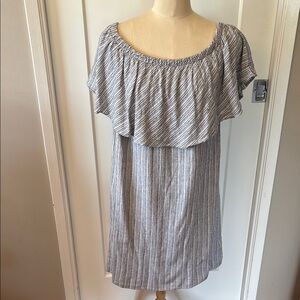OLD NAVY, Gray and White Off-Shoulder Flutter Sleeve Mini Dress. Size Large